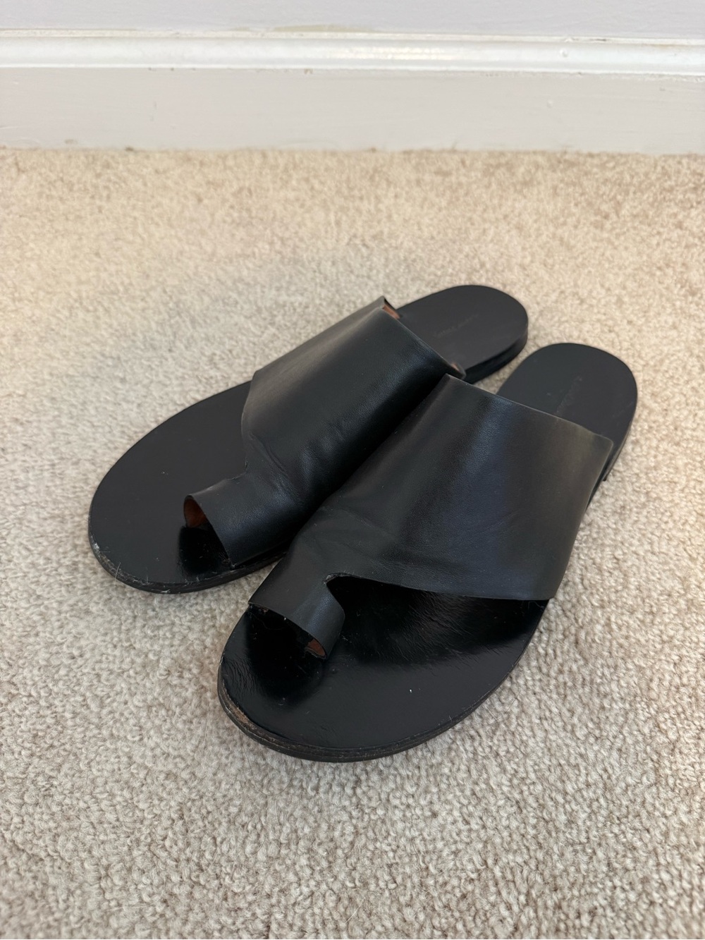 & Other Stories Black Leather sandals SZ 39